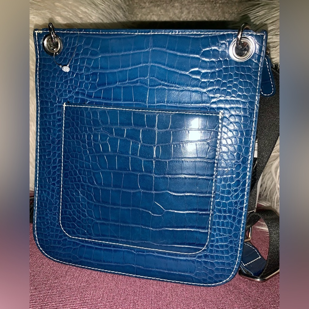 ‼️BUY IT TODAY AT HALF PRICE‼️ Urban Outfitter’s💎Crossbody bag Mediana💎Blue Navy